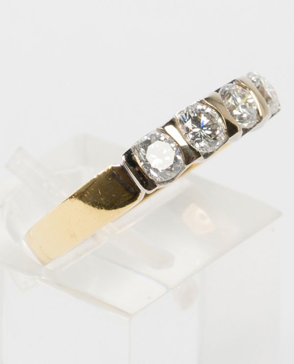 Anello In Oro Con Brillanti A 4 Pietre Crevatin